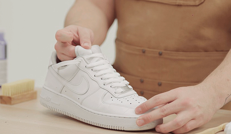 Cómo-limpiar-zapatillas-blancas