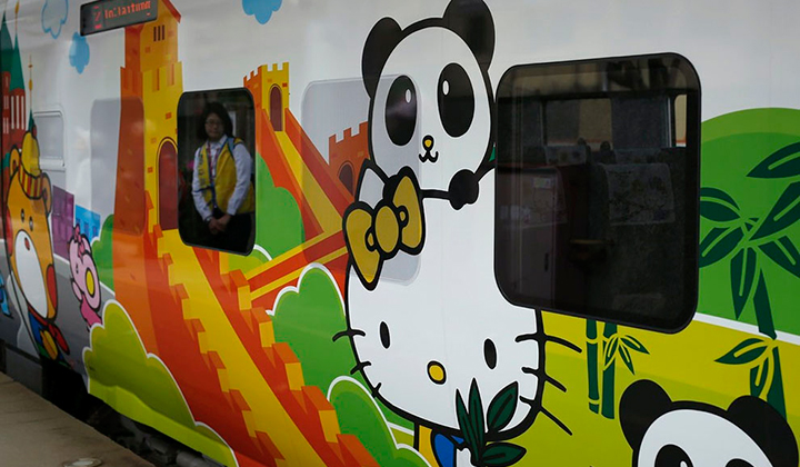 El-tren-tematico-de-hello-kitty-en-taiwan-5
