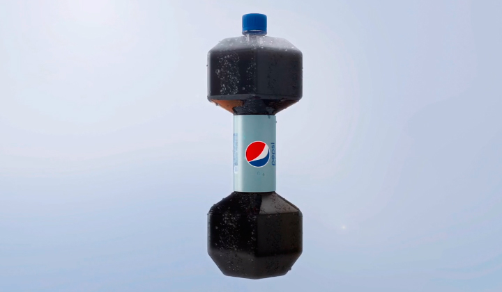 Pepsi-Light-ha-transformado-su-botella-en-una-pesa-de-gimnasio-b
