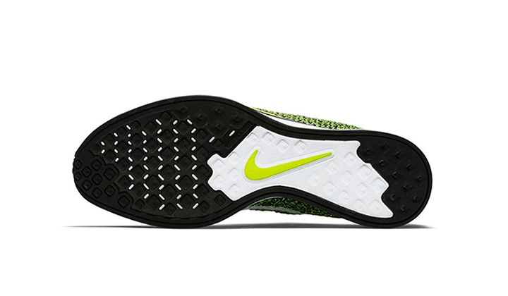 Ya-disponibles-las-Nike-Flyknit-Racer-Volt-c
