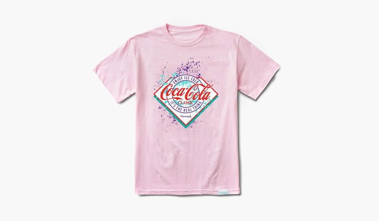 camiseta-diamond-supply-co-x-coca-cola-paint-splatter-tee-a19dmpa053s-pnk