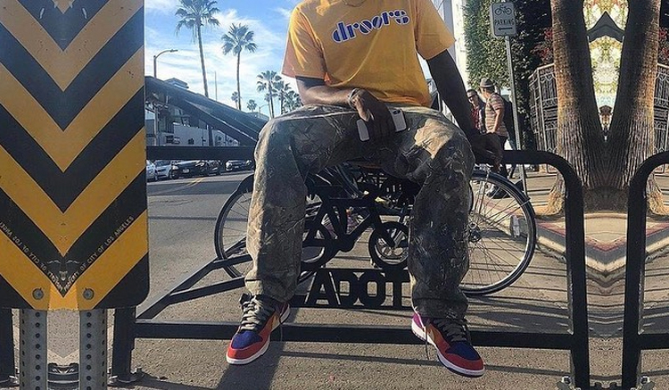 nike-dunk-low-x-off-white-orange-blue-on-feet