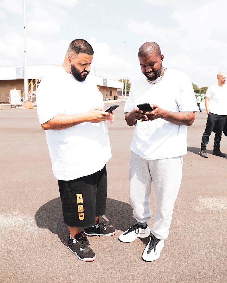 Demonio clásico Comercial Kanye West regala a Dj Khaled las nuevas adidas Yeezy 700 V3